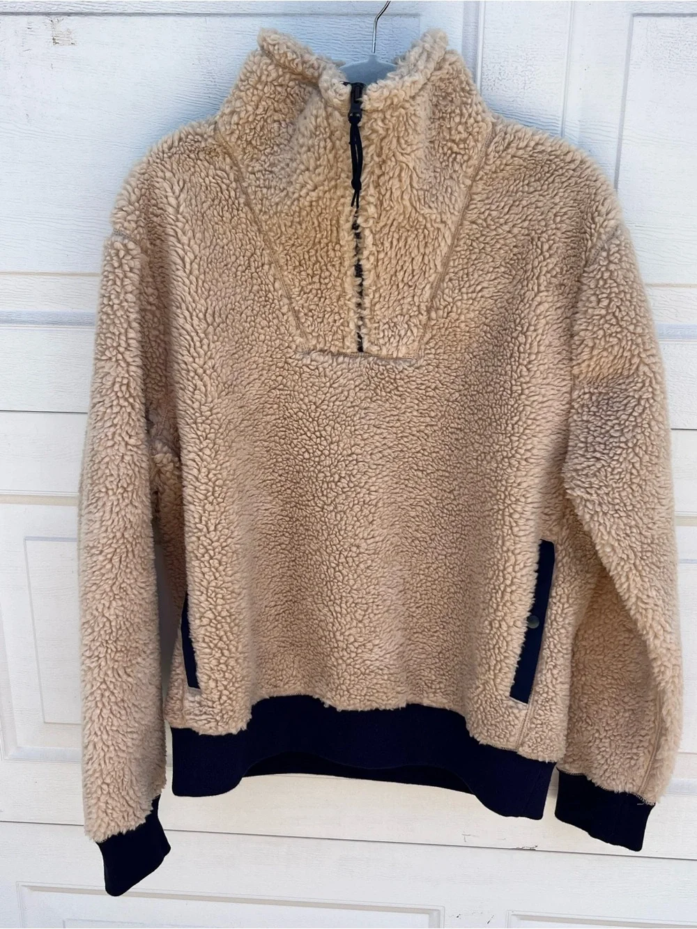 Men's J.crew Nordic Cozy Beige Sherpa Pullover sweater with Navy Trim M